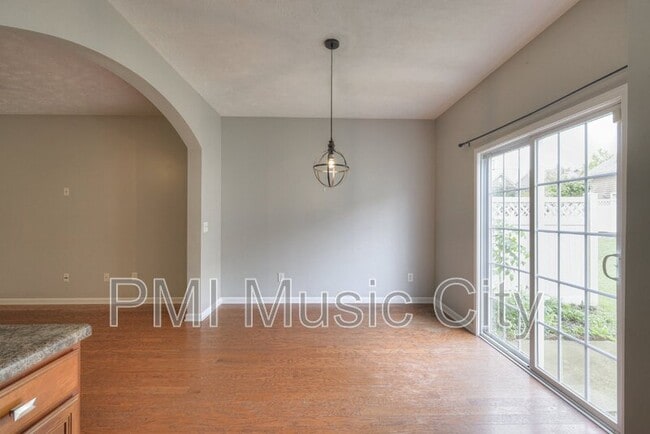 Building Photo - 1068 Ashmore Dr