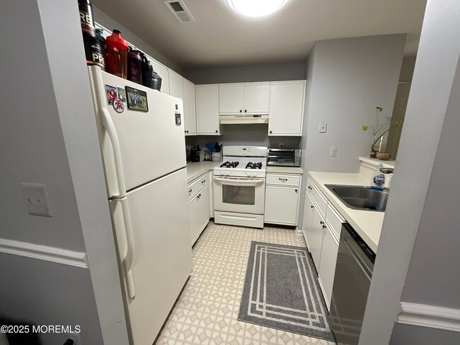 Building Photo - 41 Fennec Ct