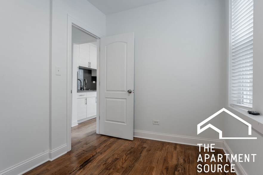 Building Photo - 2922 N Rockwell St