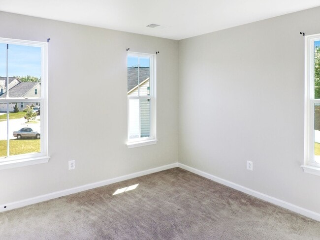 Building Photo - 9166 Beechdale Ct