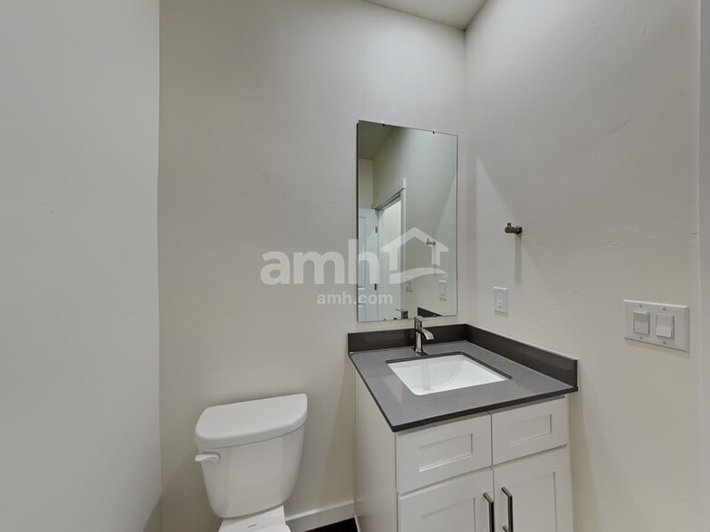 Building Photo - 9507 W Shumard St