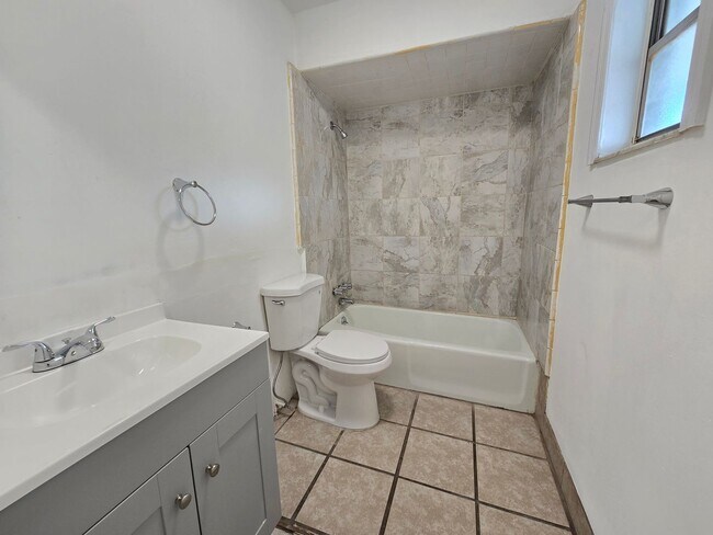 Building Photo - 5427 16th St E