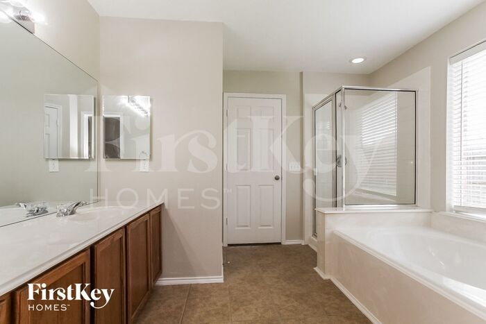 Building Photo - 1106 Sun Prairie Dr