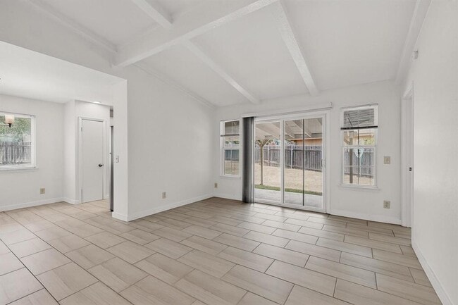 Building Photo - 7209 Shadywood Dr