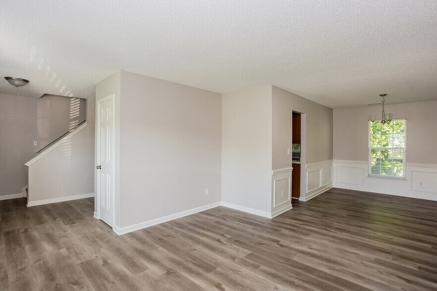 Building Photo - 3042 Willamette Valley Dr