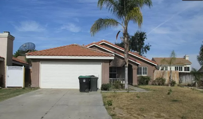 Primary Photo - Three Bedroom Two Bathroom Home in Hemet!