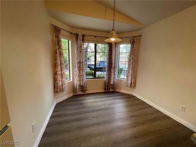 Building Photo - 9590 Bandera Creek Ave