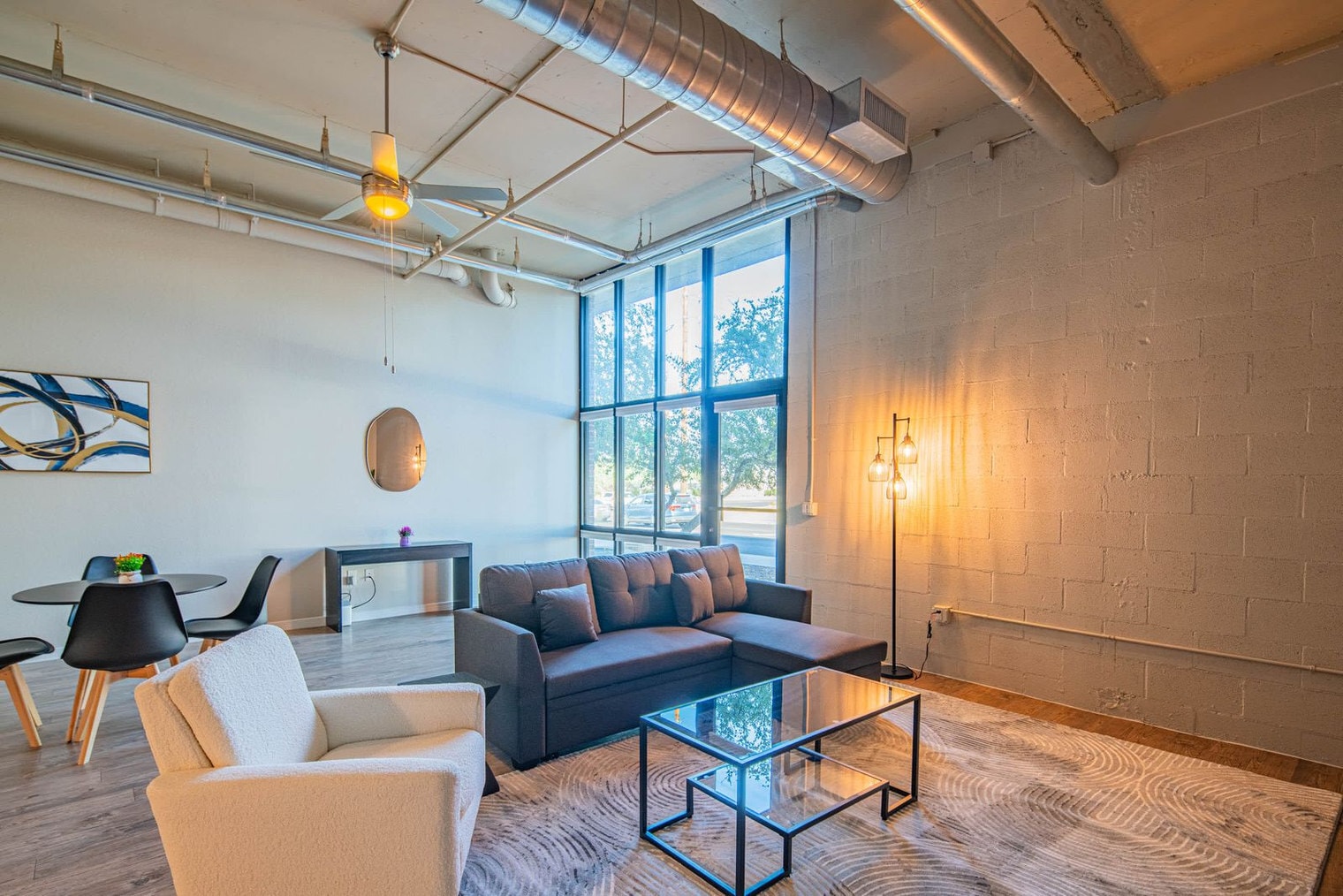 Building Photo - 1275 E University Dr