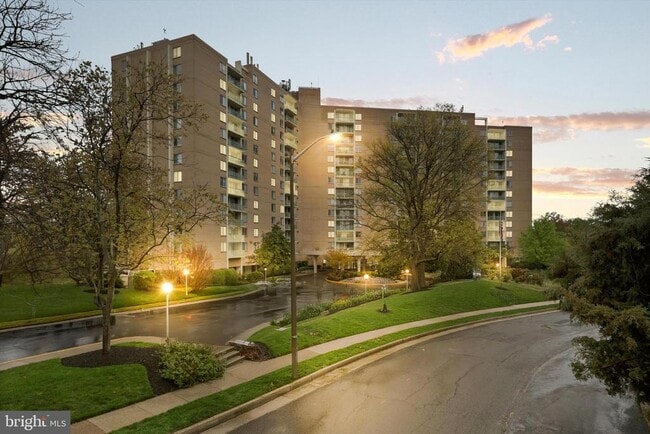 Building Photo - 501 Slaters Ln