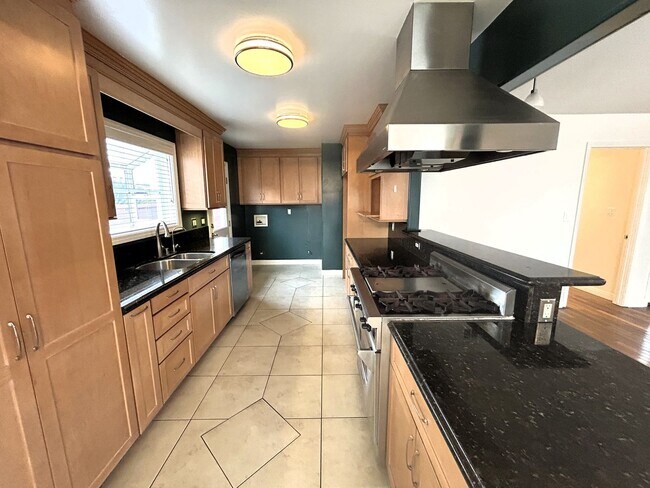 Building Photo - SAN MARINO DR  BUENA PARK, 90620  (4 BED / 2 BATH)