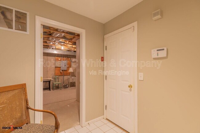 Building Photo - 8 St Andrews Cir