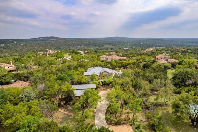 Building Photo - 16009 Pontevedra Pl