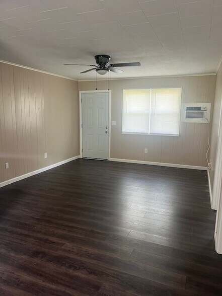Building Photo - 108 3rd Ave