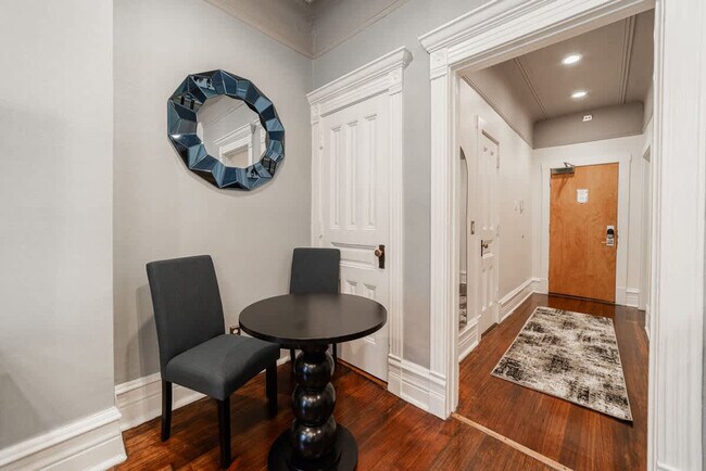 Building Photo - 68 E Cedar St