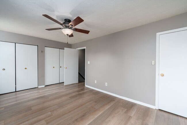 Building Photo - 27 Sylvan Park Ct