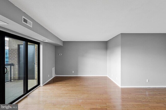 Building Photo - 8360 Greensboro Dr