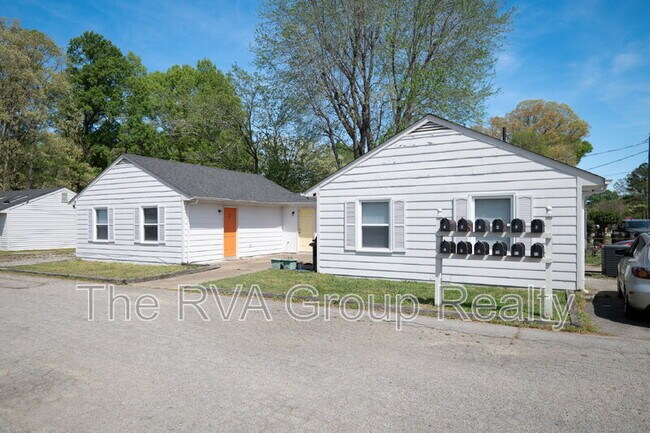 Building Photo - 3805 Woodlawn St