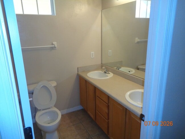 Building Photo - Beautiful 4 Bed/ 3bath Pool home