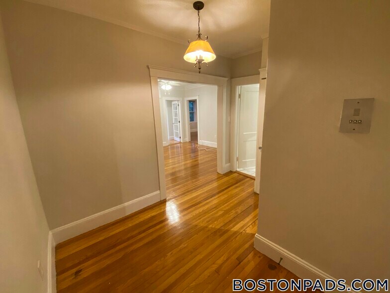 Building Photo - 26 Chiswick Rd