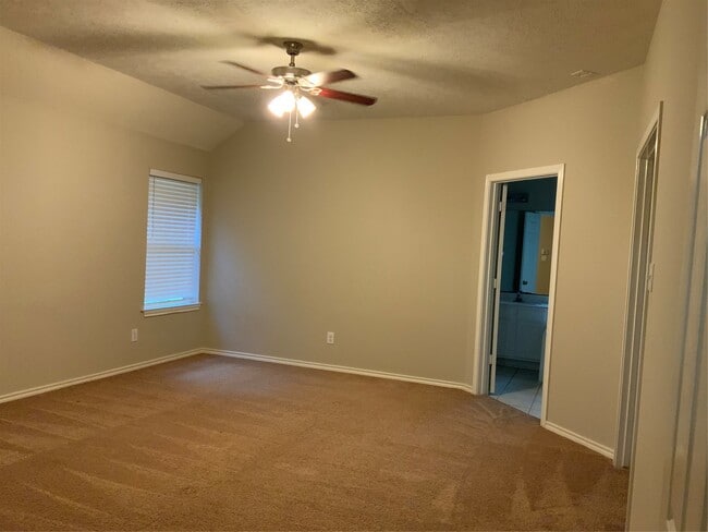 Building Photo - 35 Teakwood Pl