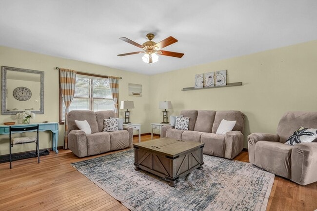 Building Photo - 5457 Warren St