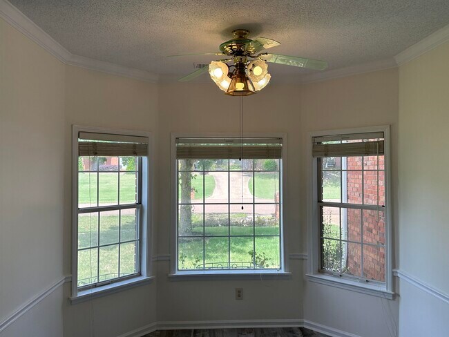 Building Photo - 3510 Sara Woods Dr