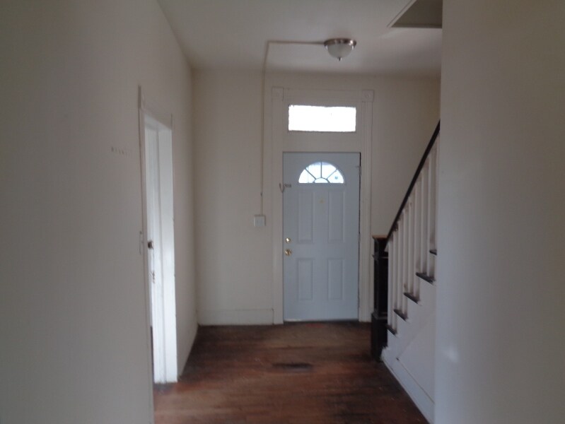 Building Photo - 1021 Melville St