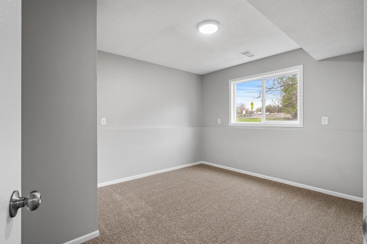 Building Photo - 5801 Covington Ter