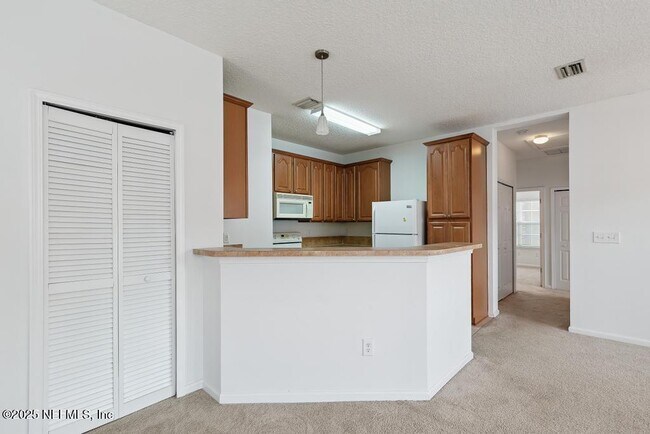 Building Photo - 7202 Deerfoot Cir