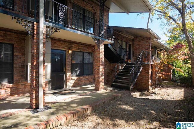 Building Photo - 2727 Highland Ave