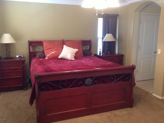 Building Photo - Spacious Rita Ranch Home with Modern Comforts & Community Perks!