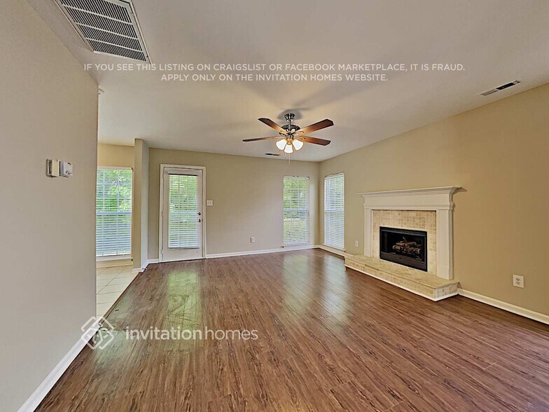 Building Photo - 15014 Ashlight Dr