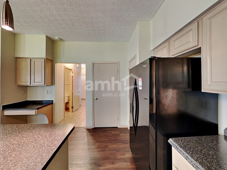 Building Photo - 7938 Windrift Pl