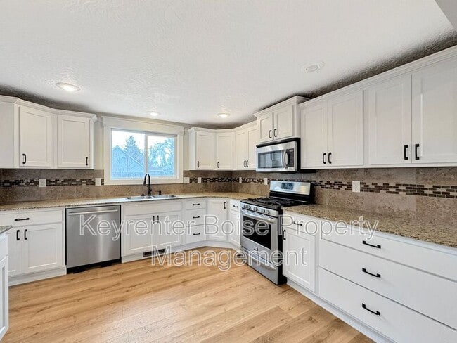 Building Photo - 7867 W Camas St