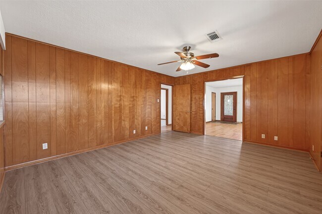 Building Photo - 2607 Penfield Dr