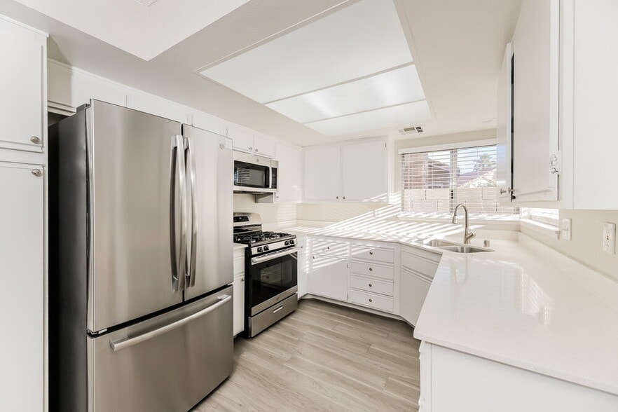 Building Photo - 1751 Forest Walk Dr