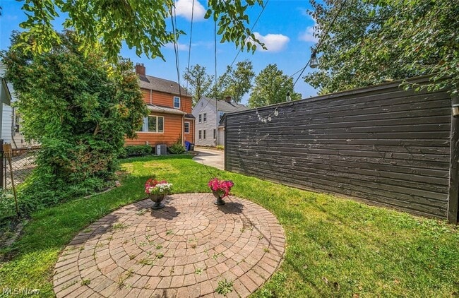 Building Photo - 4069 Bushnell Rd