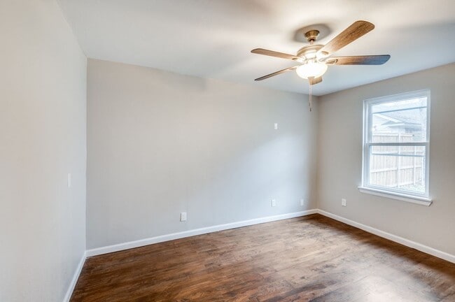 Building Photo - 1218 Ranier St