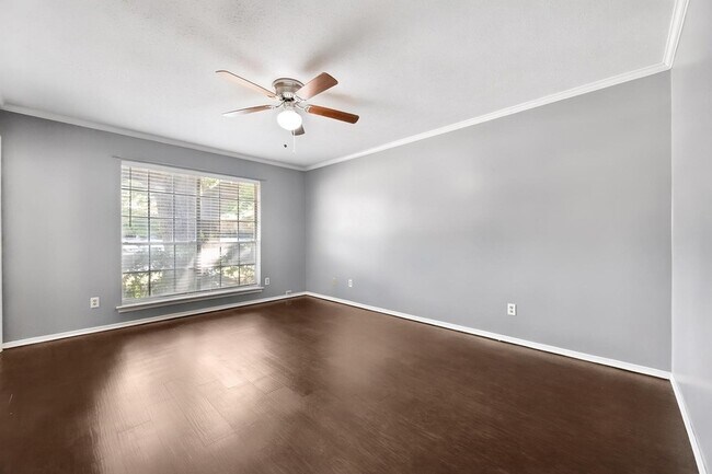 Building Photo - 8351 Lullwater Dr