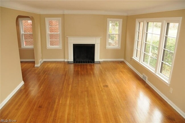 Building Photo - 1158 Castleton Rd