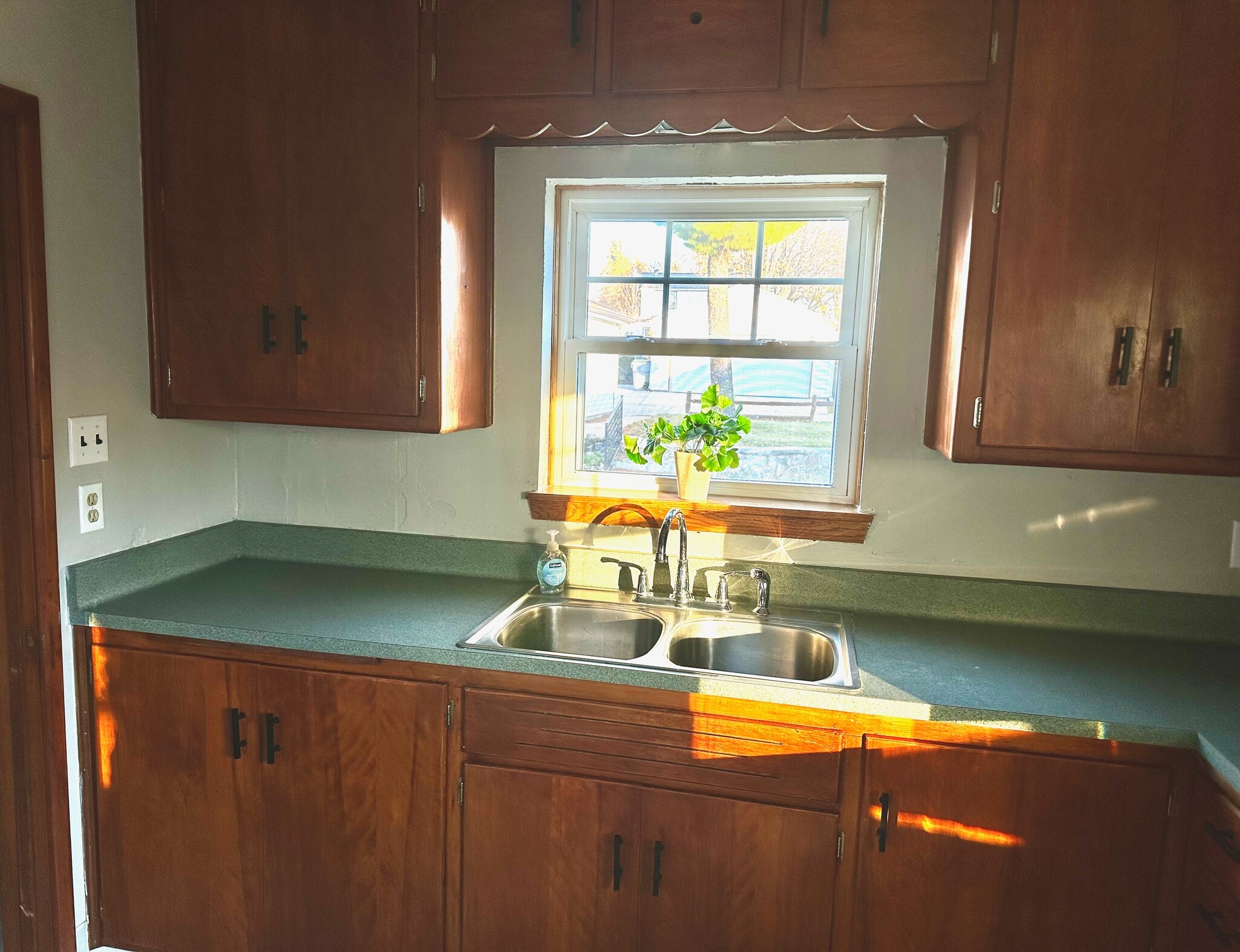 Kitchen - 3278 N 82nd St