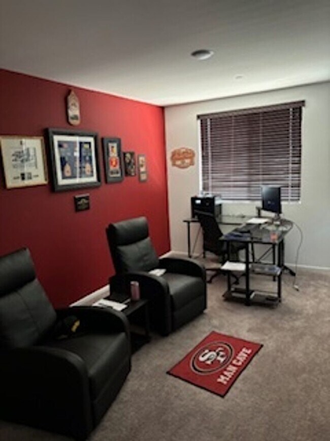 Building Photo - 3 Bedroom Townhome in Winchester