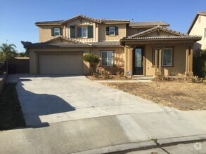 Building Photo - Executive Home!