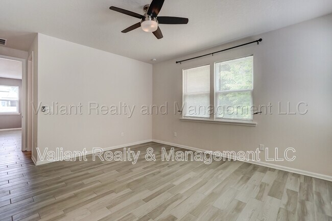 Building Photo - 262 Little Bear Run