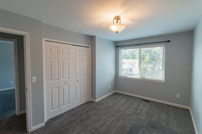 Building Photo - 3334 Cummings Ave