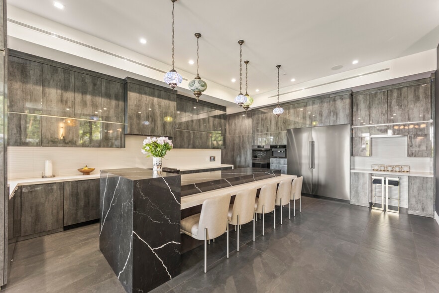 Building Photo - 3712 Broadlawn Dr