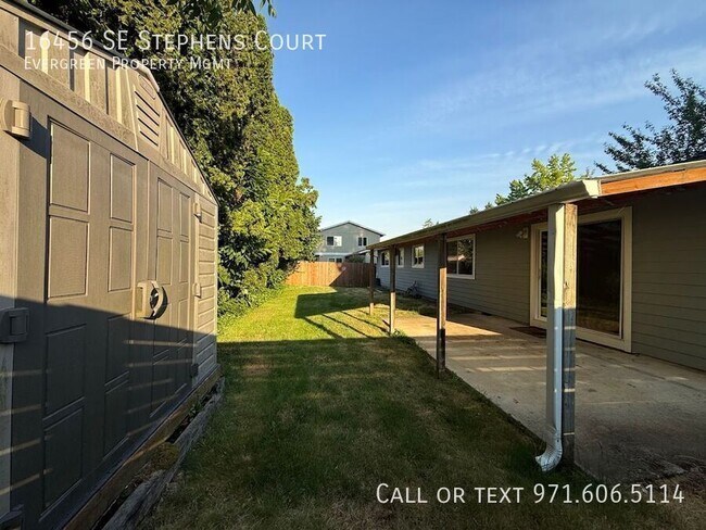 Building Photo - 16456 SE Stephens Ct