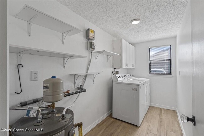 Building Photo - 1145 N Shannon Ave