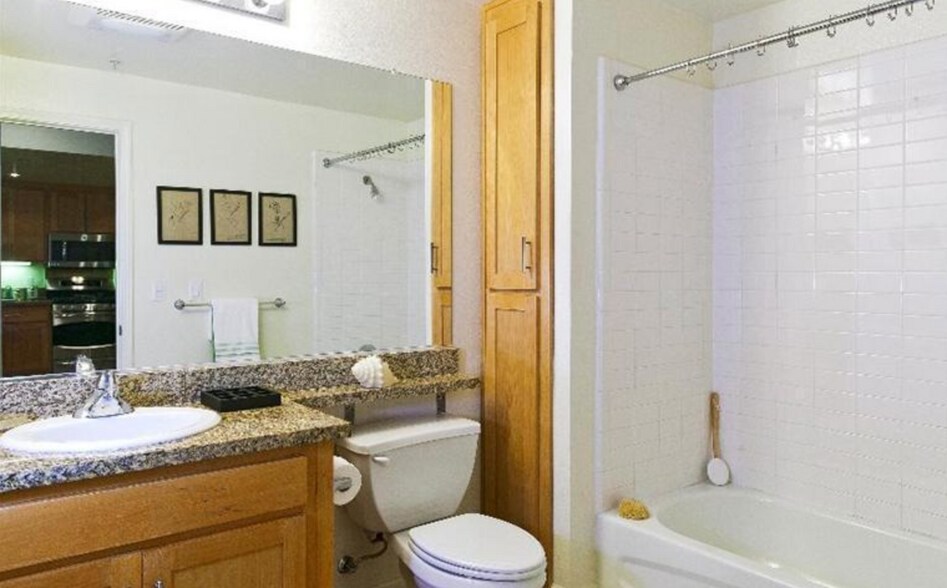 Building Photo - 301 Crescent Ct