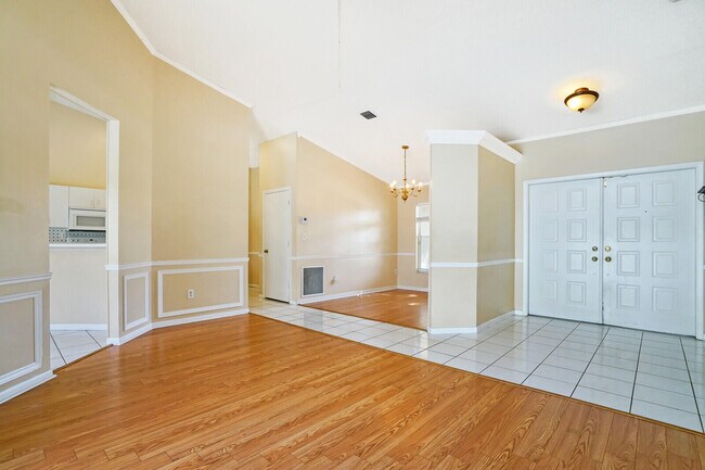 Building Photo - 10567 Paso Fino Dr
